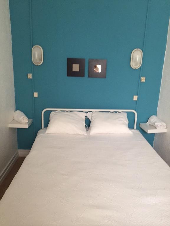 Duque Hotel Lisbon Room photo